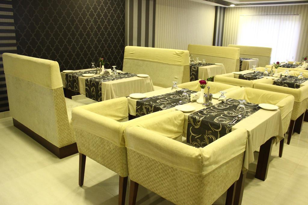 Hotel Abaam Cochin à Kochi Extérieur photo
