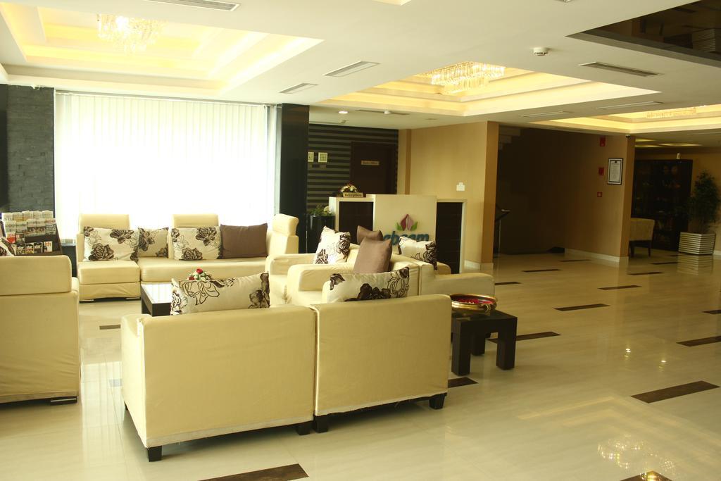 Hotel Abaam Cochin à Kochi Extérieur photo