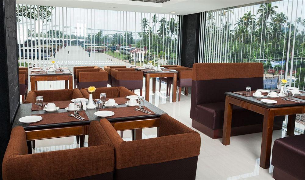 Hotel Abaam Cochin à Kochi Extérieur photo