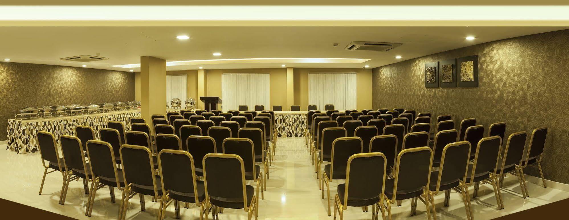 Hotel Abaam Cochin à Kochi Extérieur photo